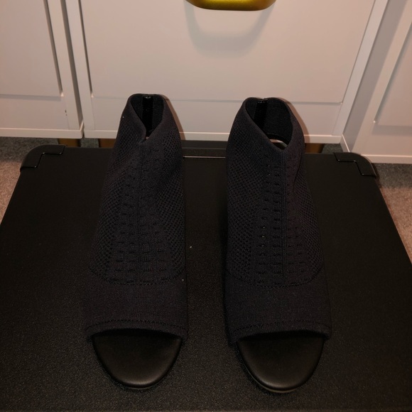 Steve Madden girl sandal with mini heel - Size 4 - Picture 2 of 4